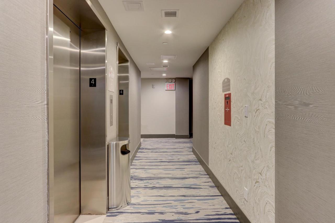 Microtel Inn By Wyndham Long Island City New York Dış mekan fotoğraf
