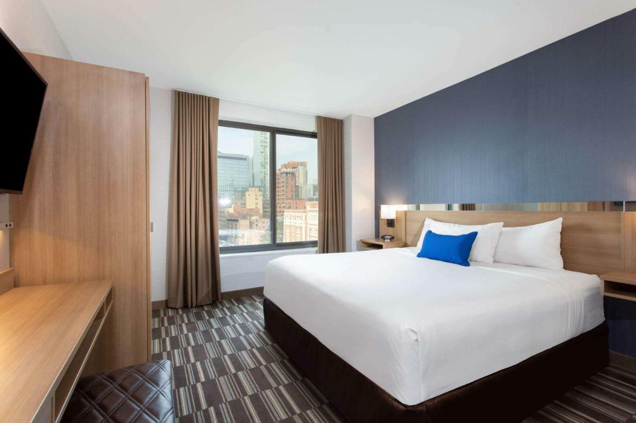 Microtel Inn By Wyndham Long Island City New York Dış mekan fotoğraf