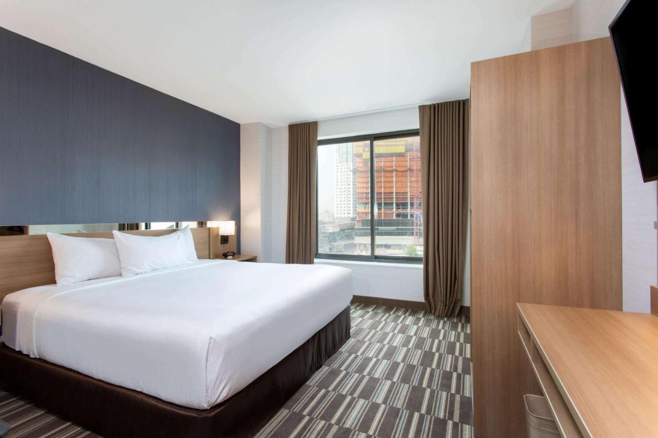 Microtel Inn By Wyndham Long Island City New York Dış mekan fotoğraf